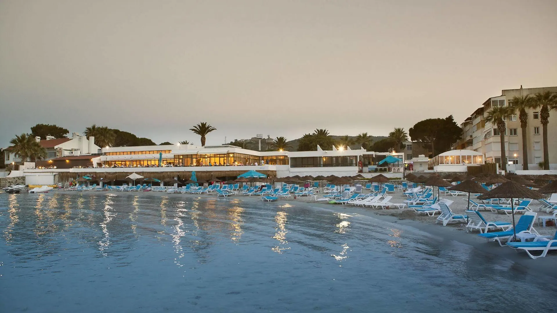 A 11 Hotel Çeşme 4*,
