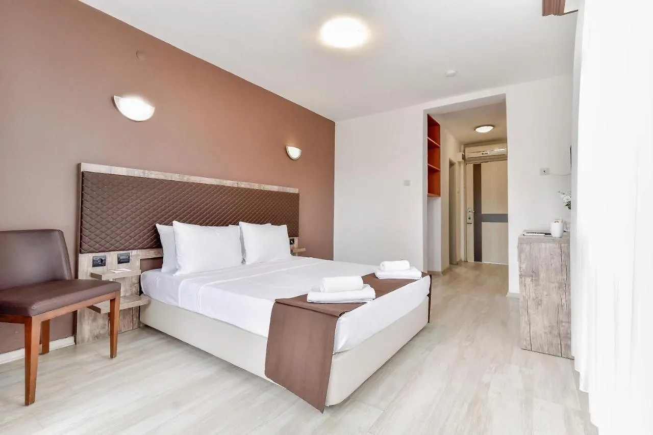 اتصالات A 11 Hotel Cesme 